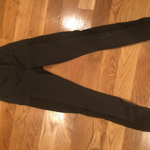 Fabletics yoga pants Leggings